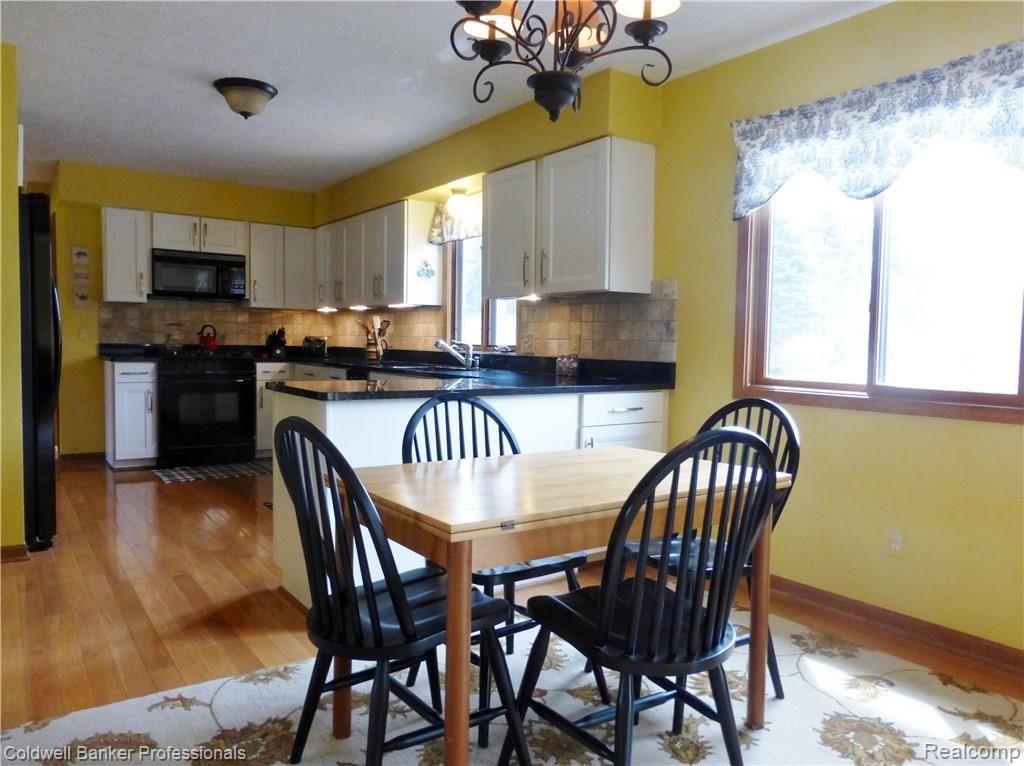5412 Farley Road Clarkston, MI 48346 - Photo 12 of 32 12.JPG