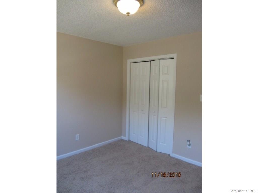 5051 Elizabeth Road Charlotte, NC 28269 - Photo 7 of 16
