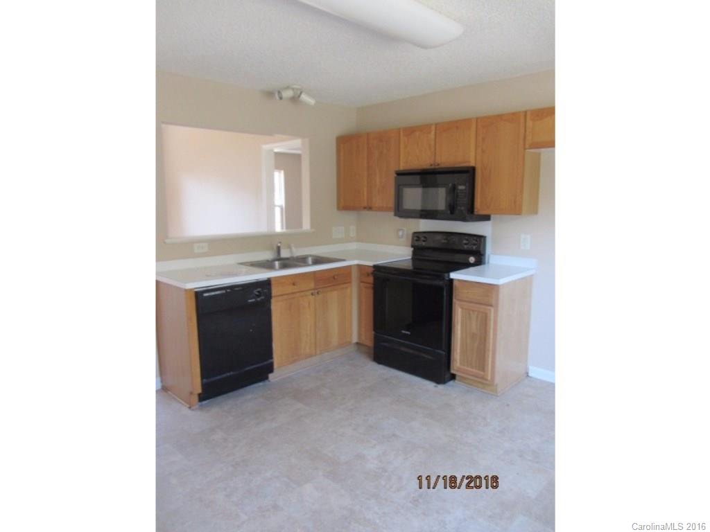5051 Elizabeth Road Charlotte, NC 28269 - Photo 10 of 16