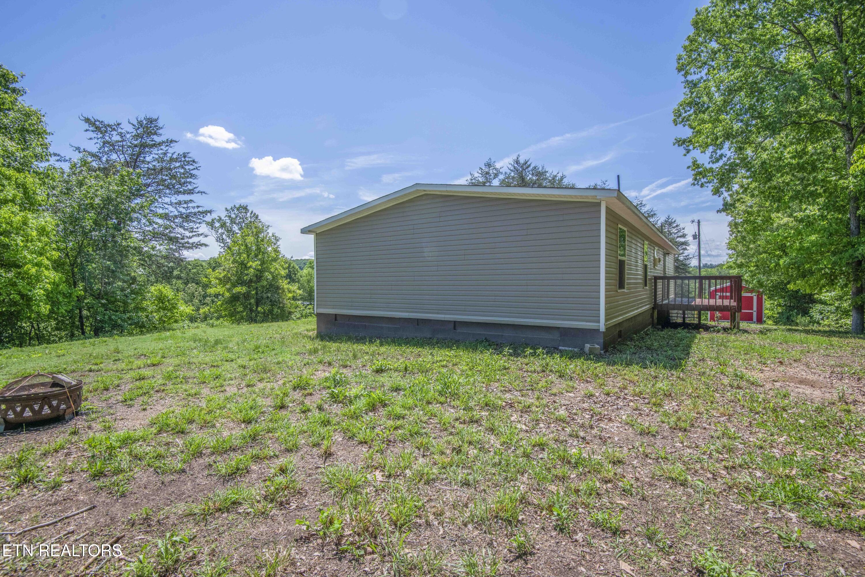 629 Yarnell Road Clinton, TN 37716 - Photo 24 of 37 Side