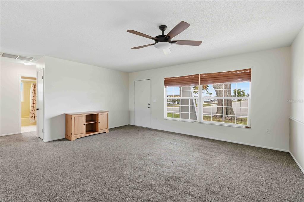 4001 Chinaberry Road Bradenton, FL 34208 - Photo 12 of 60