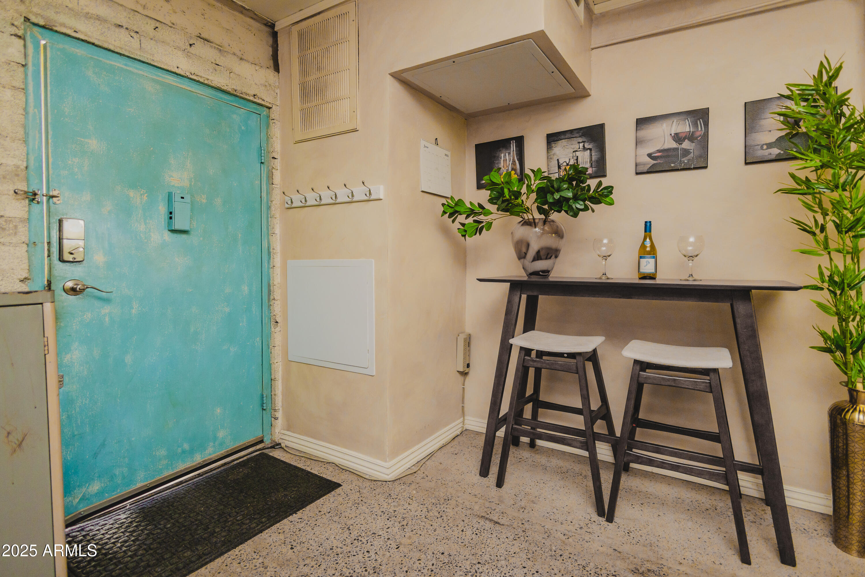 353 East Thomas Road, Unit C307 Phoenix, AZ 85012 - Photo 4 of 51 Entry 3