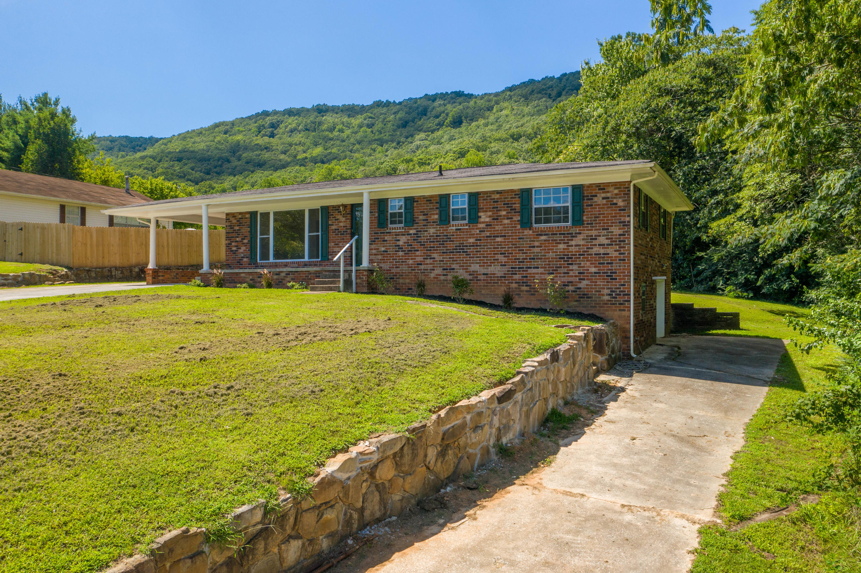 340 Pine Street Spring City, TN 37381 - Photo 2 of 37 DJI_0409