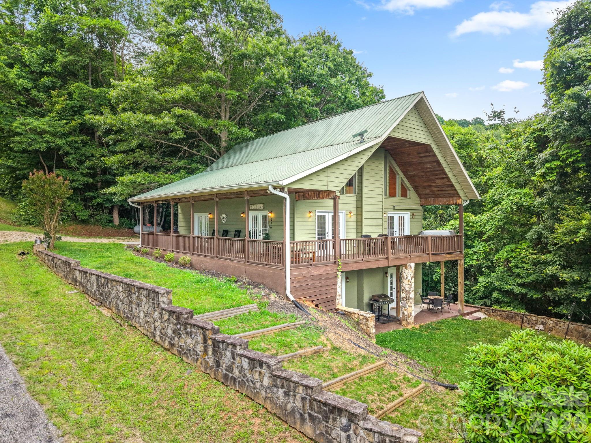 576 Grizzly Ridge Bryson City, NC 28713 - Photo 1 of 48