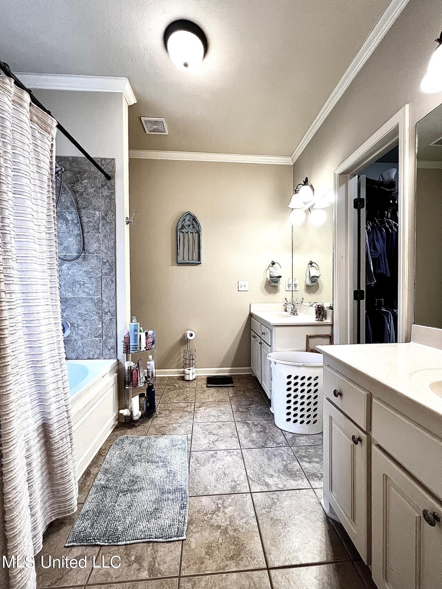 639 Westhill Road Brandon, MS 39042 - Photo 20 of 42 Master bath 2