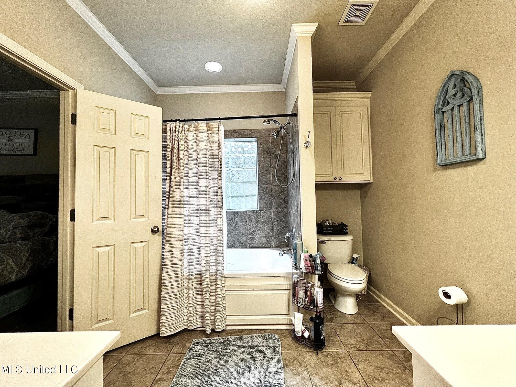 639 Westhill Road Brandon, MS 39042 - Photo 21 of 42 Master bath 1