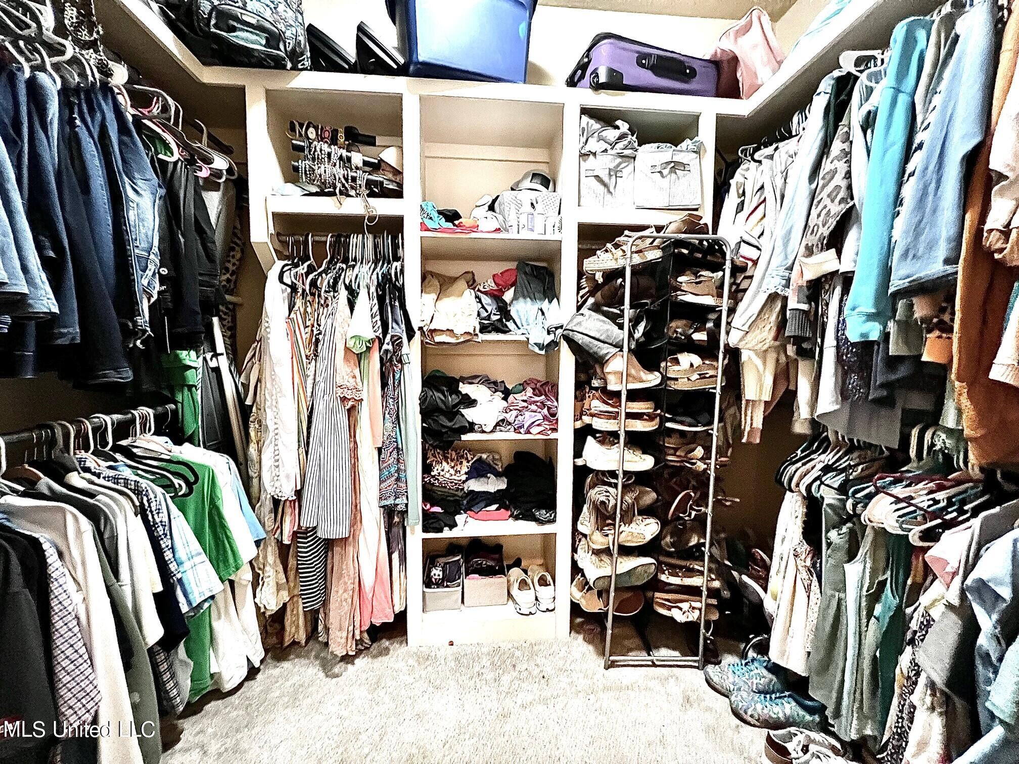 639 Westhill Road Brandon, MS 39042 - Photo 23 of 42 Master closet 1
