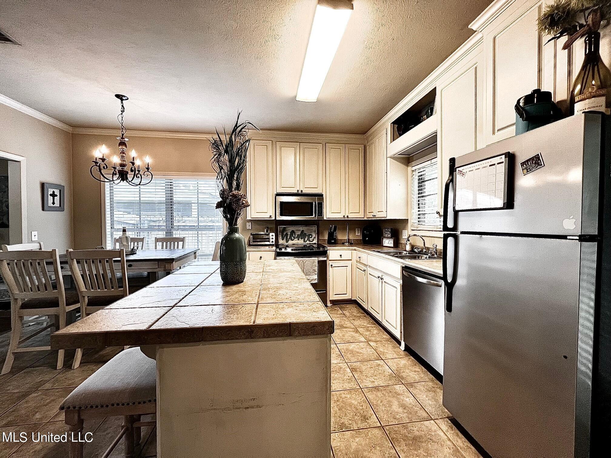 639 Westhill Road Brandon, MS 39042 - Photo 10 of 42 Kitchen 2