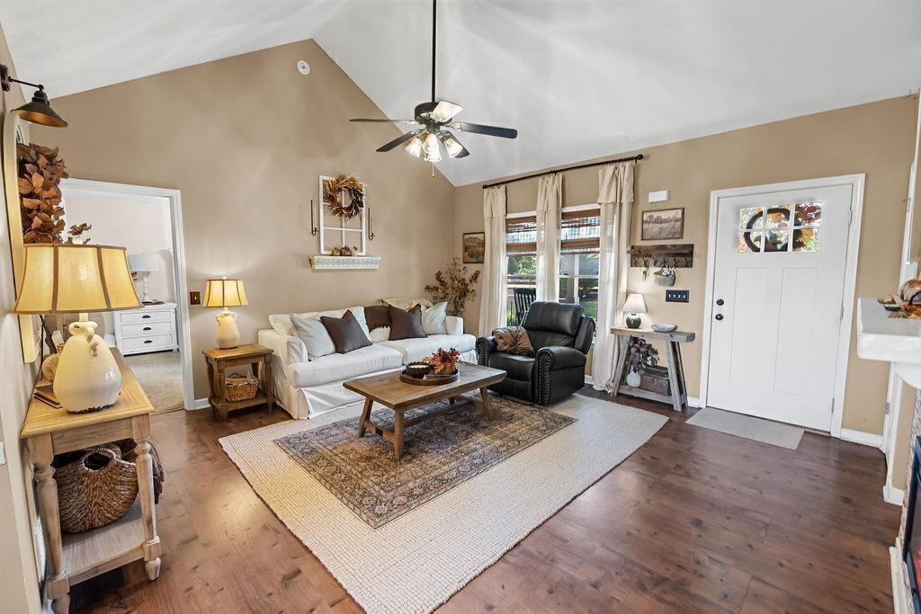 603 Cutoff Road Jasper, GA 30143 - Photo 6 of 24 a living room with furniture