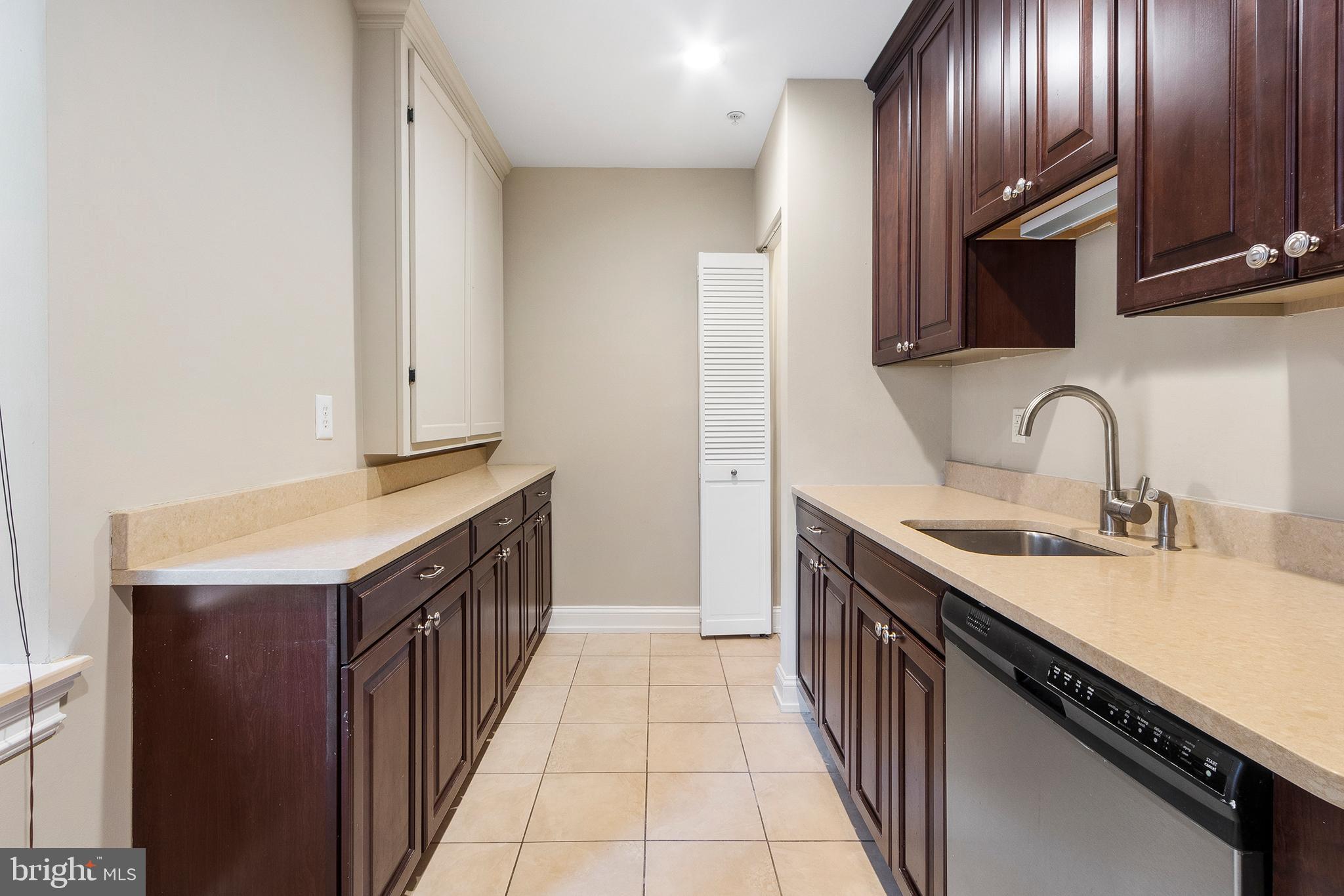 222 West Rittenhouse Square, Unit 1101 Philadelphia, PA 19103 - Photo 7 of 39