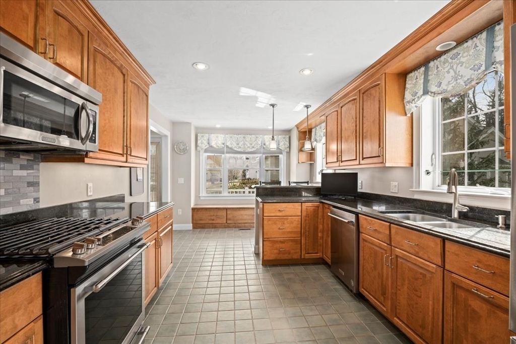 7 Primmett Lane, Unit 7 Worcester, MA 01609 - Photo 4 of 41