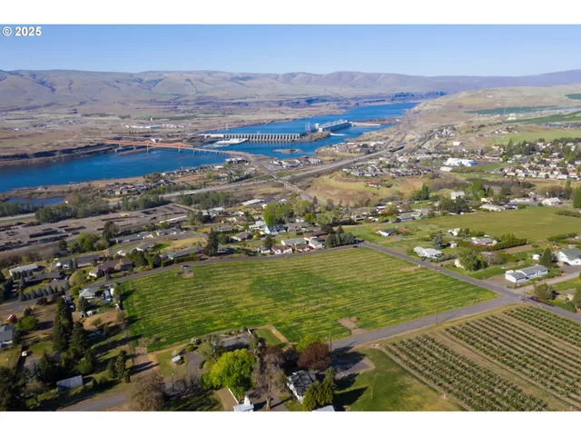 a view of lake view and mountain view