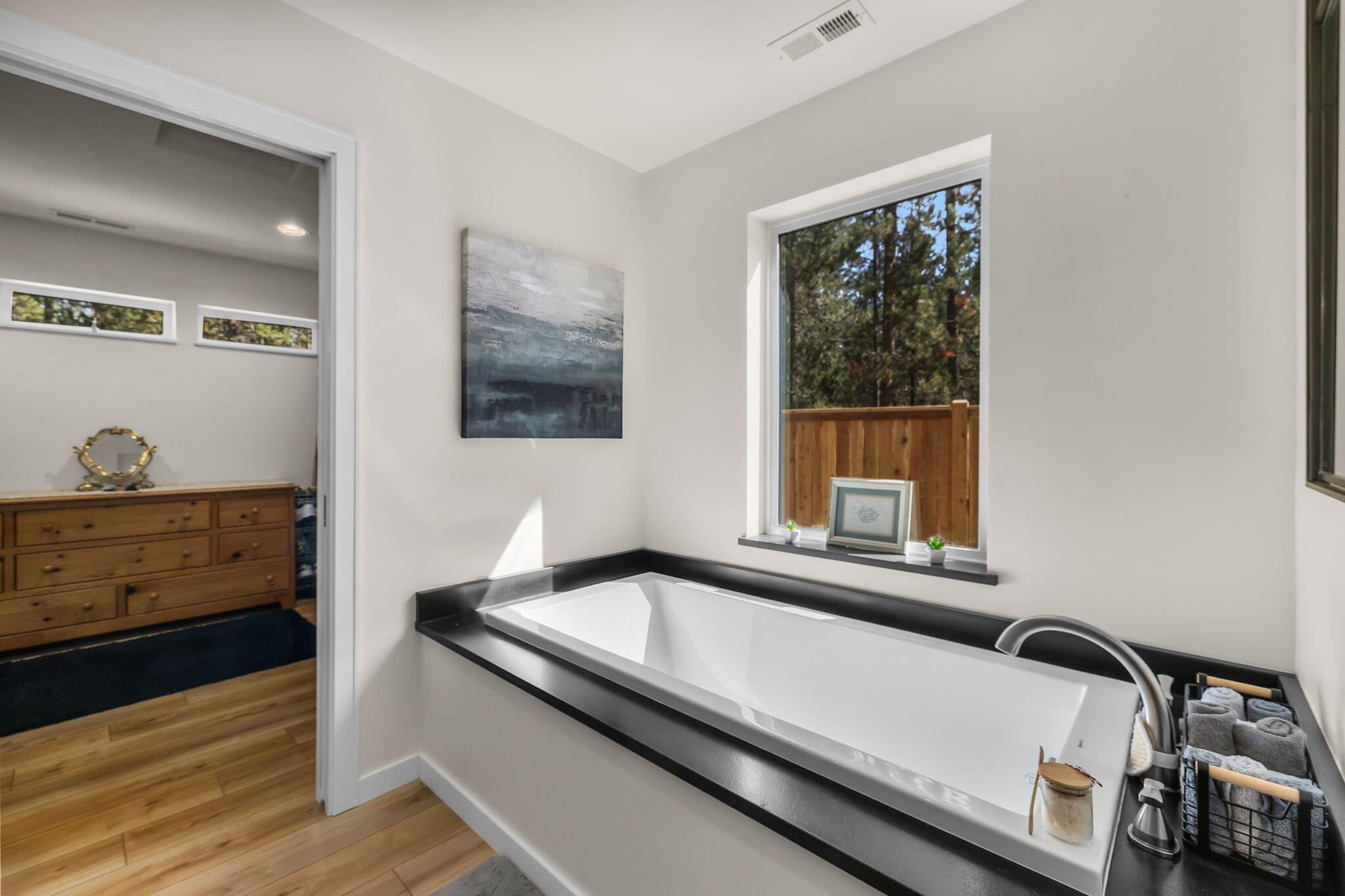 15943 Cascade Lane La Pine, OR 97739 - Photo 30 of 55 Soaking Tub