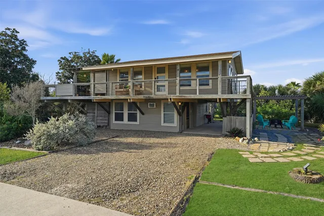 $375,000 | 16530 Lewis Scot Road, Jamaica Beach, TX 77554