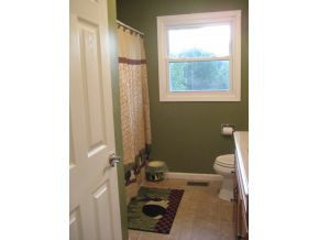320 Poplar Grove Road Kingsport, TN 37664 - Photo 6 of 12 New tile flooring