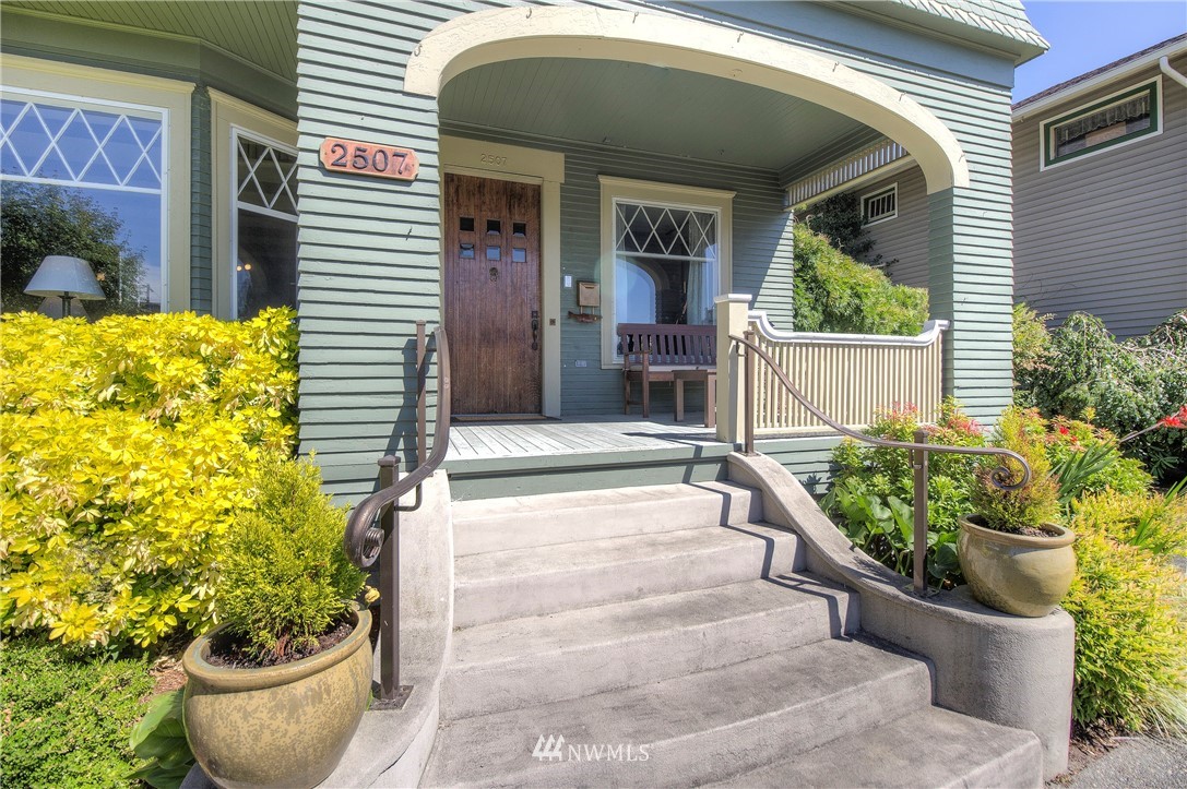 2507 Rucker Avenue Everett, WA 98201 - Photo 2 of 25