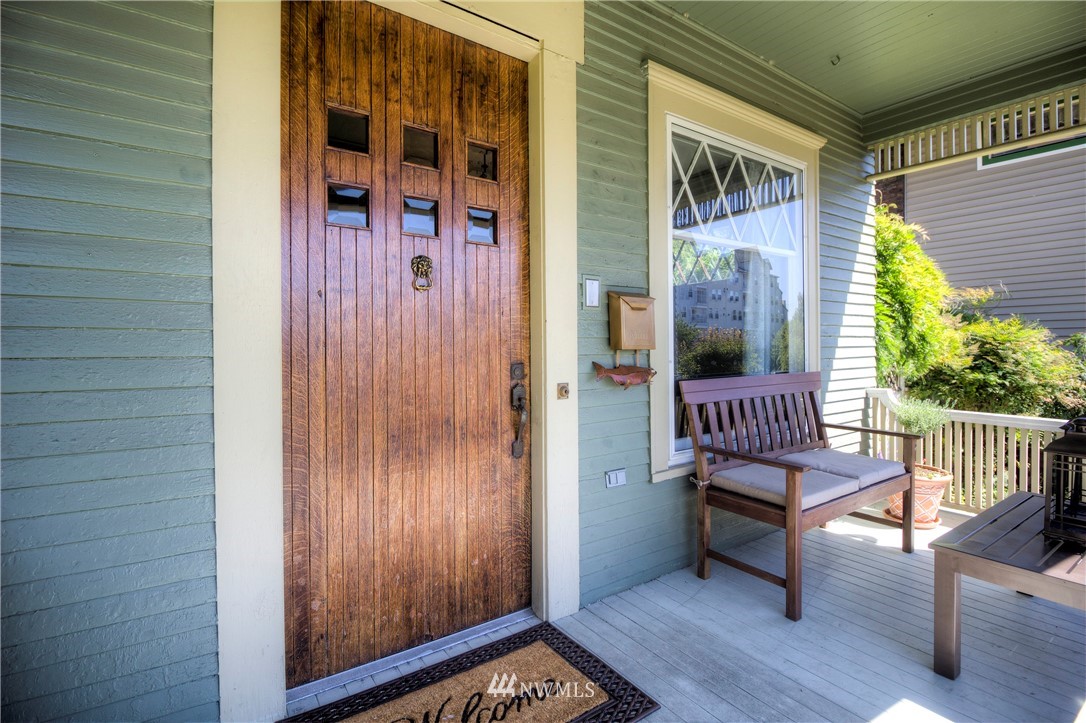 2507 Rucker Avenue Everett, WA 98201 - Photo 3 of 25