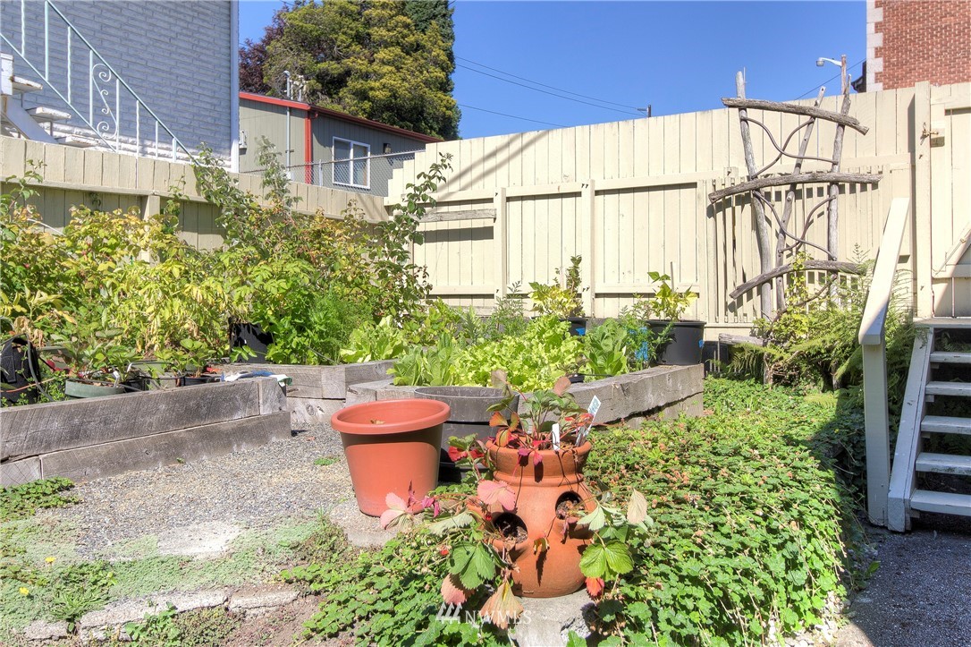 2507 Rucker Avenue Everett, WA 98201 - Photo 23 of 25