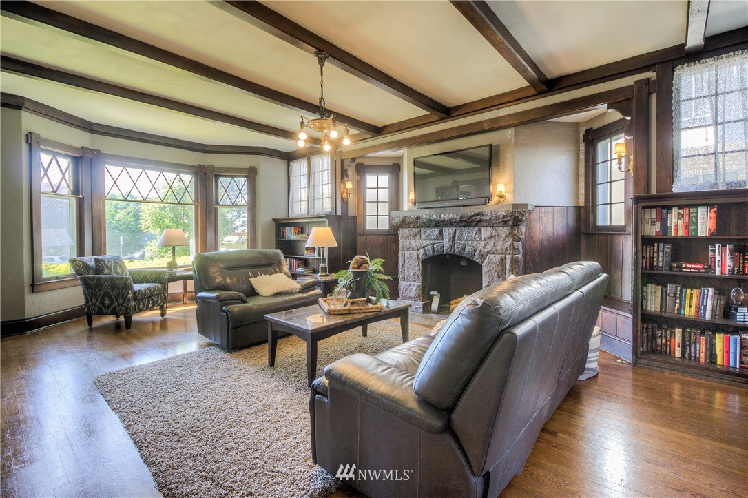 2507 Rucker Avenue Everett, WA 98201 - Photo 6 of 25