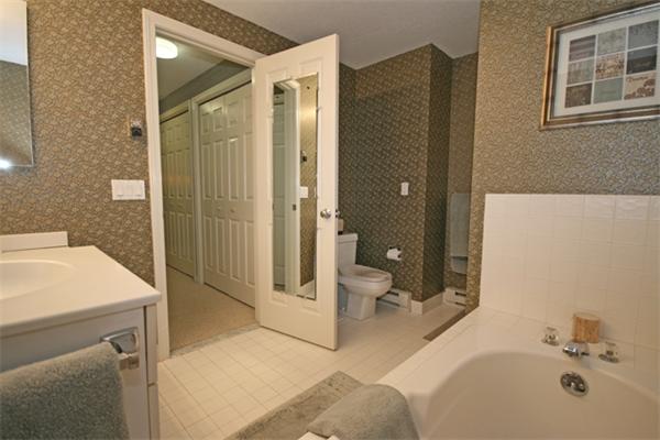 22 Pickwick Way, Unit 22 Wayland, MA 01778 - Photo 20 of 30 Gallery Image 20