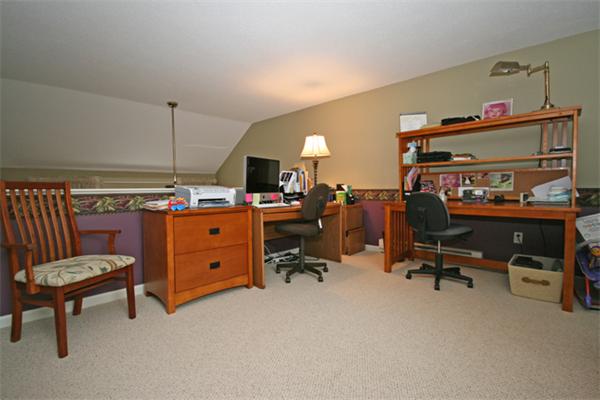 22 Pickwick Way, Unit 22 Wayland, MA 01778 - Photo 24 of 30 Gallery Image 24