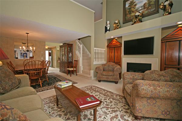 22 Pickwick Way, Unit 22 Wayland, MA 01778 - Photo 3 of 30 Gallery Image 3