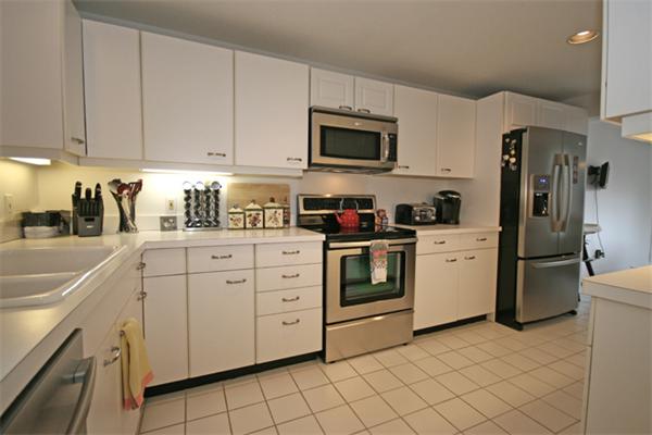 22 Pickwick Way, Unit 22 Wayland, MA 01778 - Photo 7 of 30 Gallery Image 7