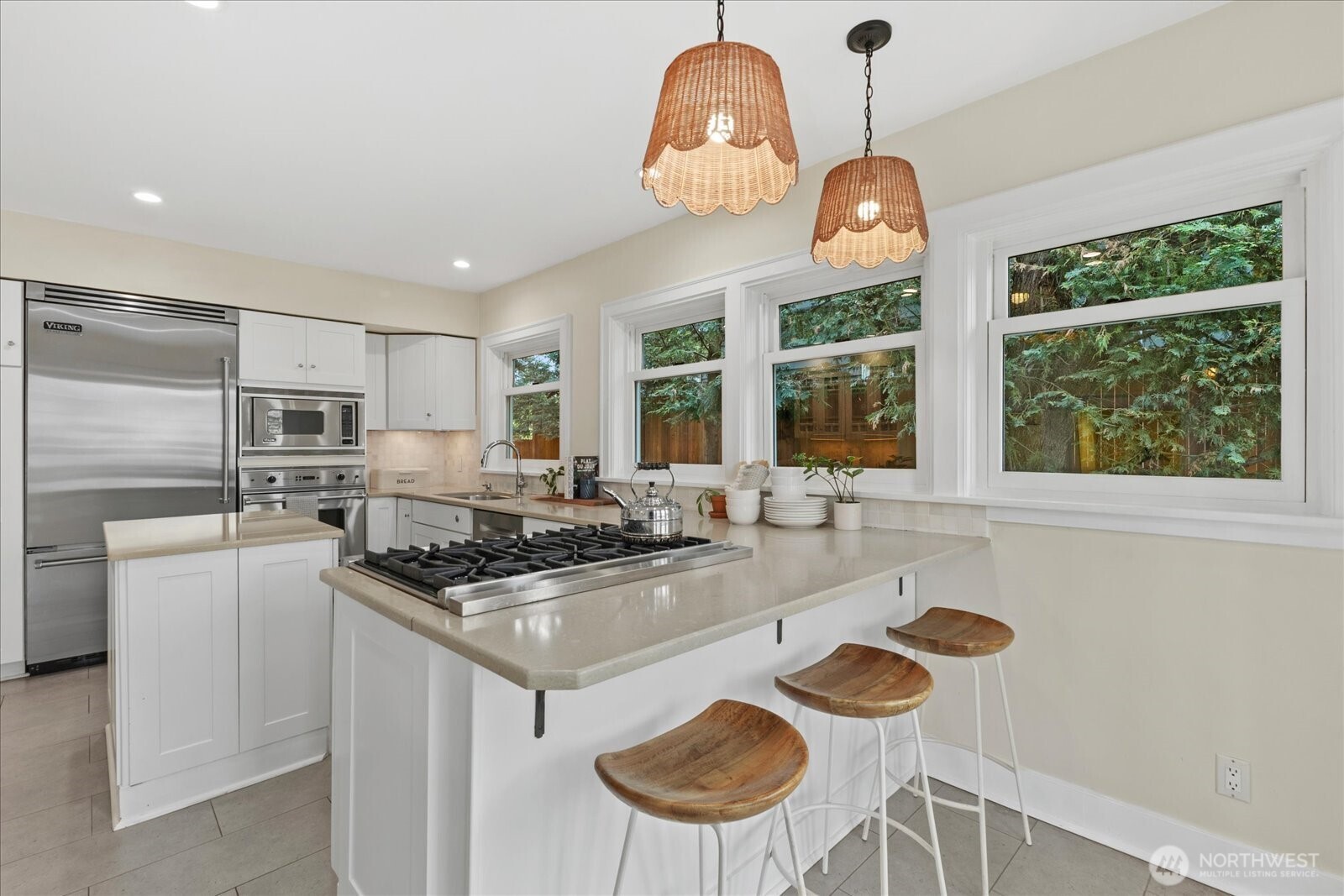 2407 11th Avenue East Seattle, WA 98102 - Photo 13 of 39