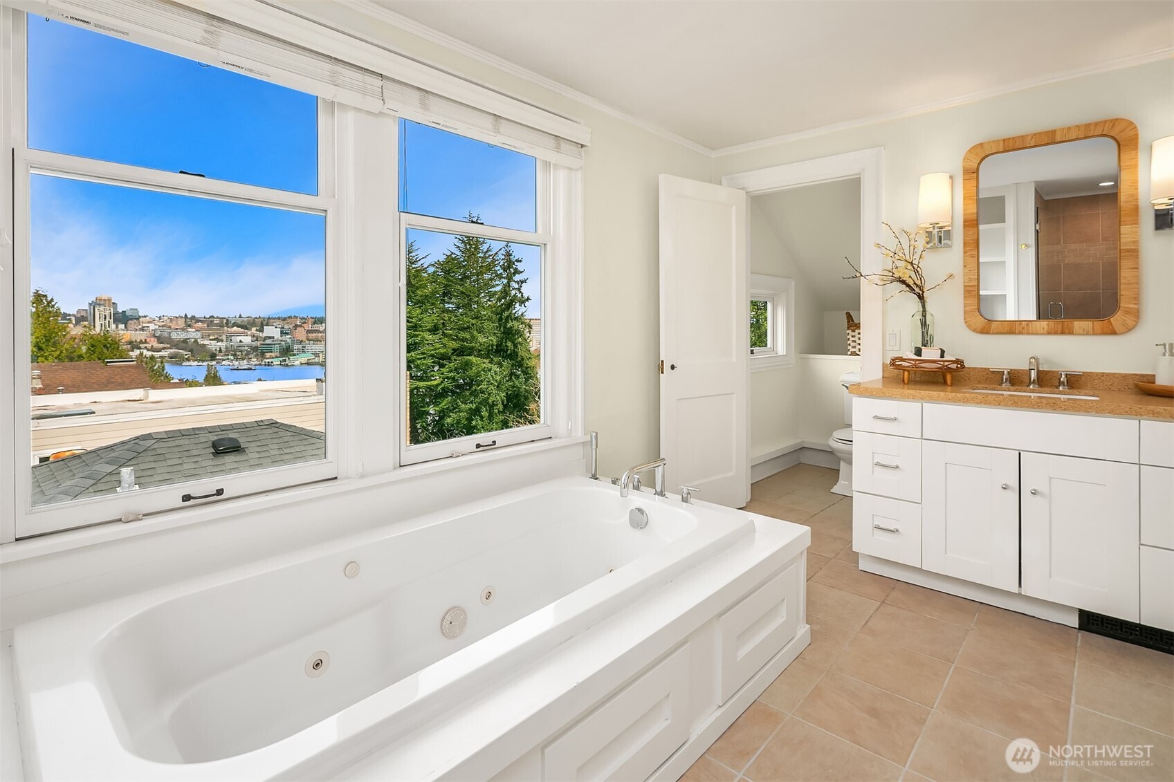 2407 11th Avenue East Seattle, WA 98102 - Photo 24 of 39
