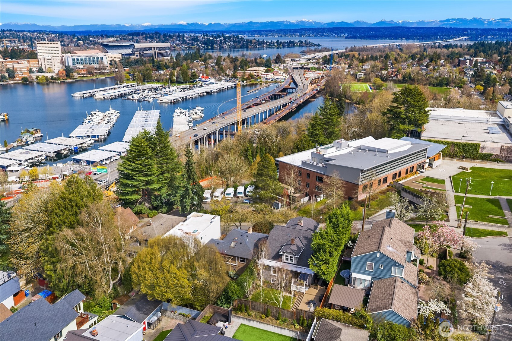 2407 11th Avenue East Seattle, WA 98102 - Photo 38 of 39