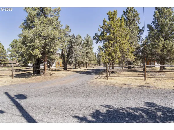 $599,999 | 17500 Forked Horn Road, Sisters, OR 97759