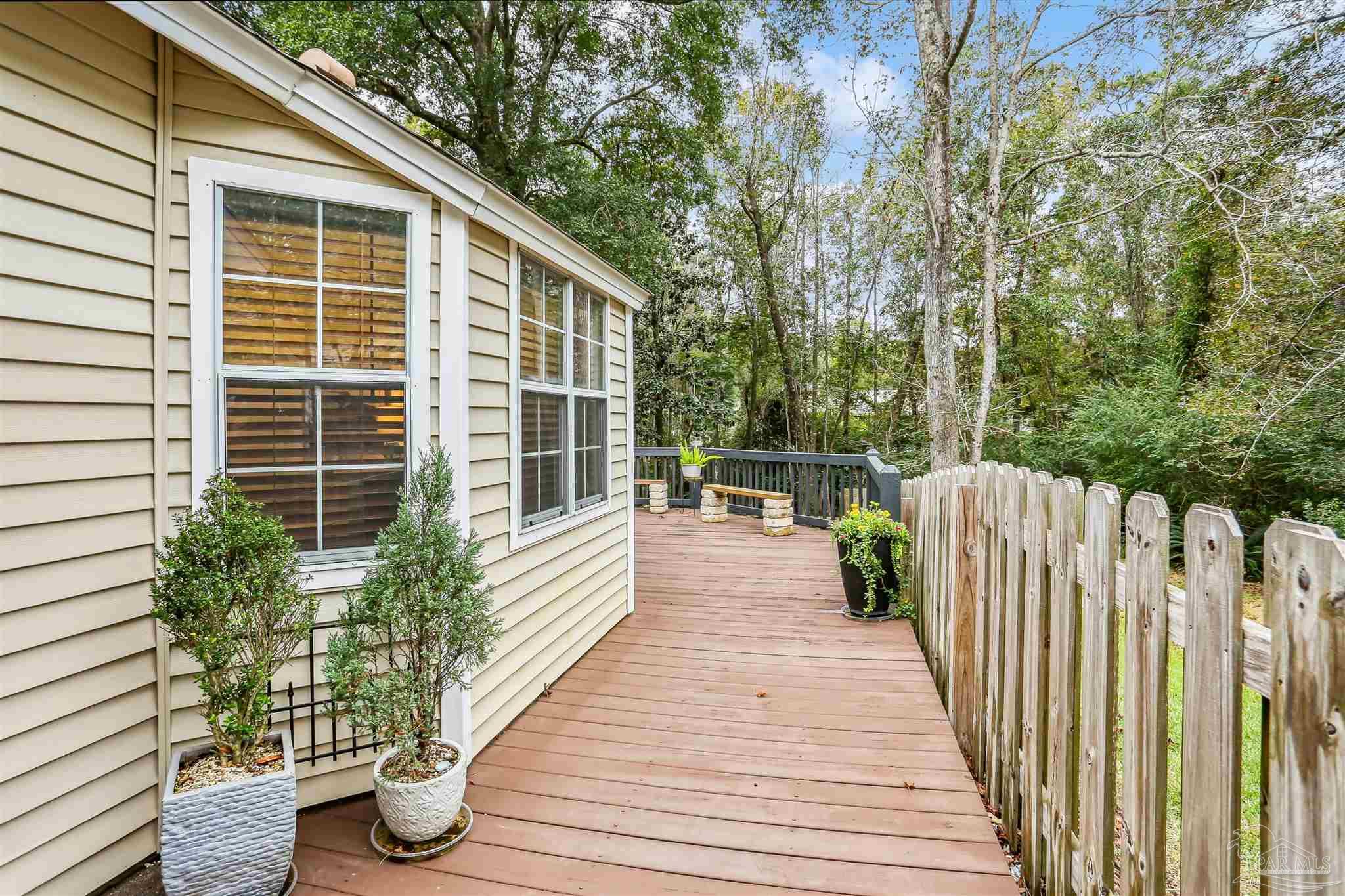 10045 Foxrun Road Pensacola, FL 32514 - Photo 15 of 36 Gallery Image 15