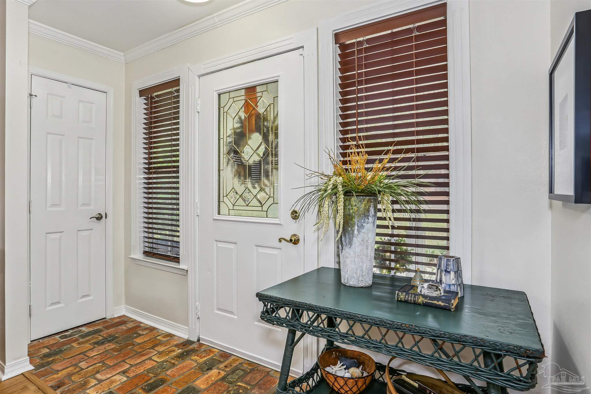 10045 Foxrun Road Pensacola, FL 32514 - Photo 3 of 36 Gallery Image 3