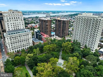 $2,250,000 | 233 South 6th Street, Unit 2009, Philadelphia, PA 19106