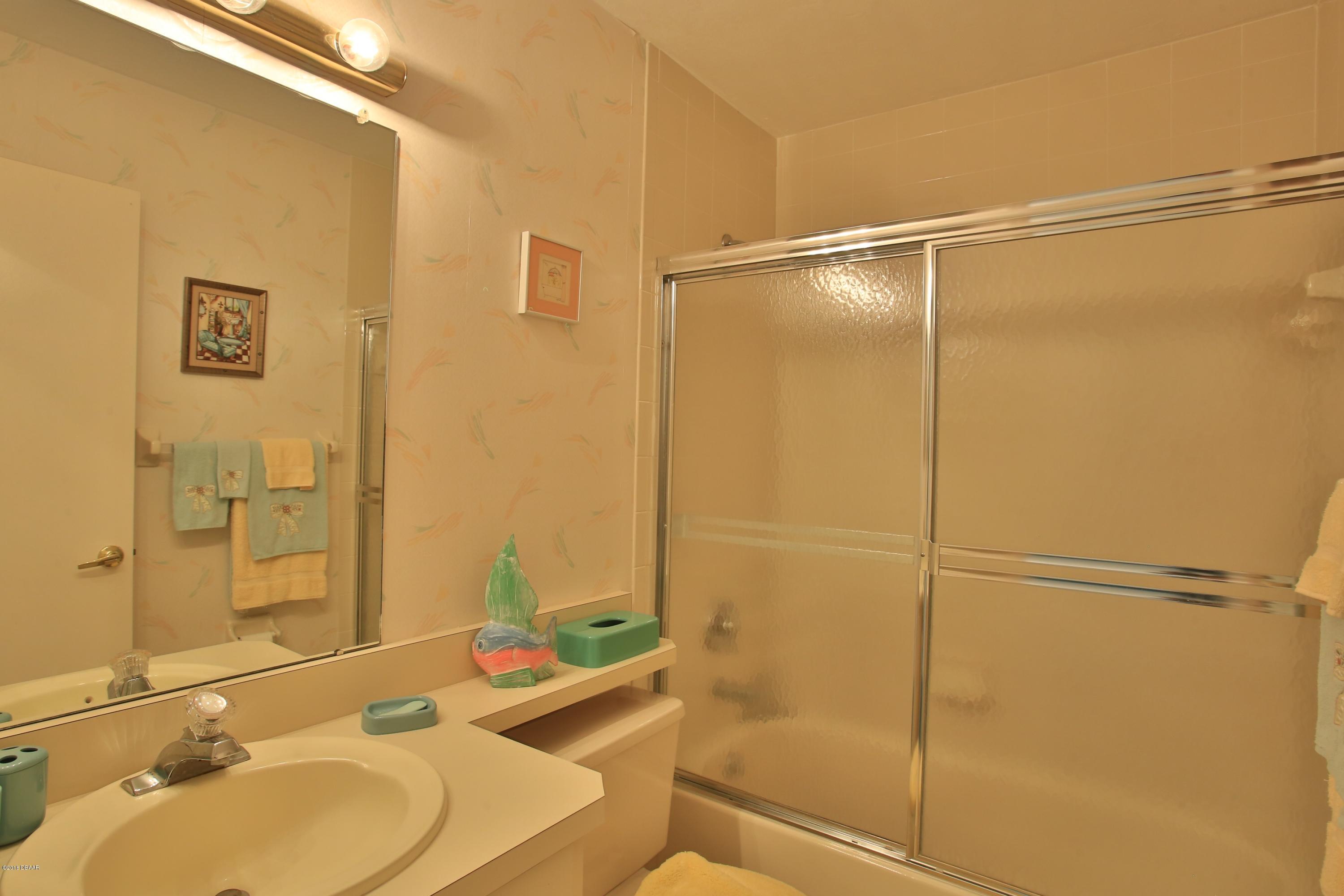 986 Deer Springs Road Port Orange, FL 32129 - Photo 20 of 26 2nd Full Bathroom