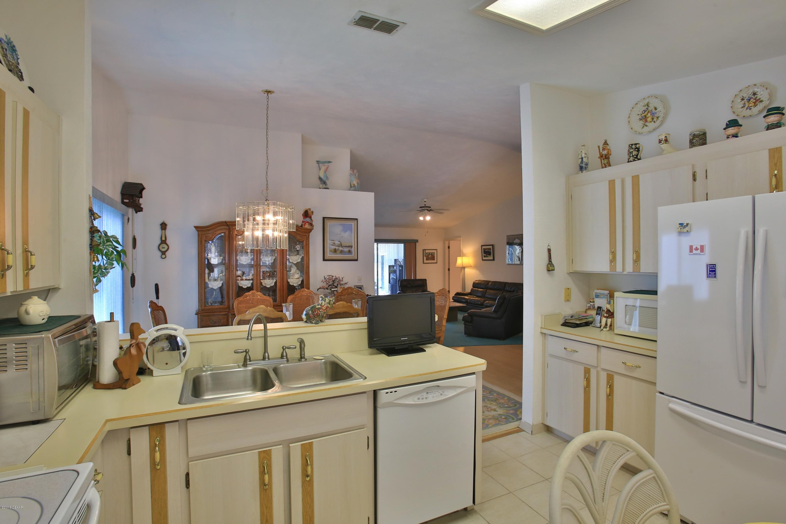 986 Deer Springs Road Port Orange, FL 32129 - Photo 6 of 26 Cathedral Ceiling