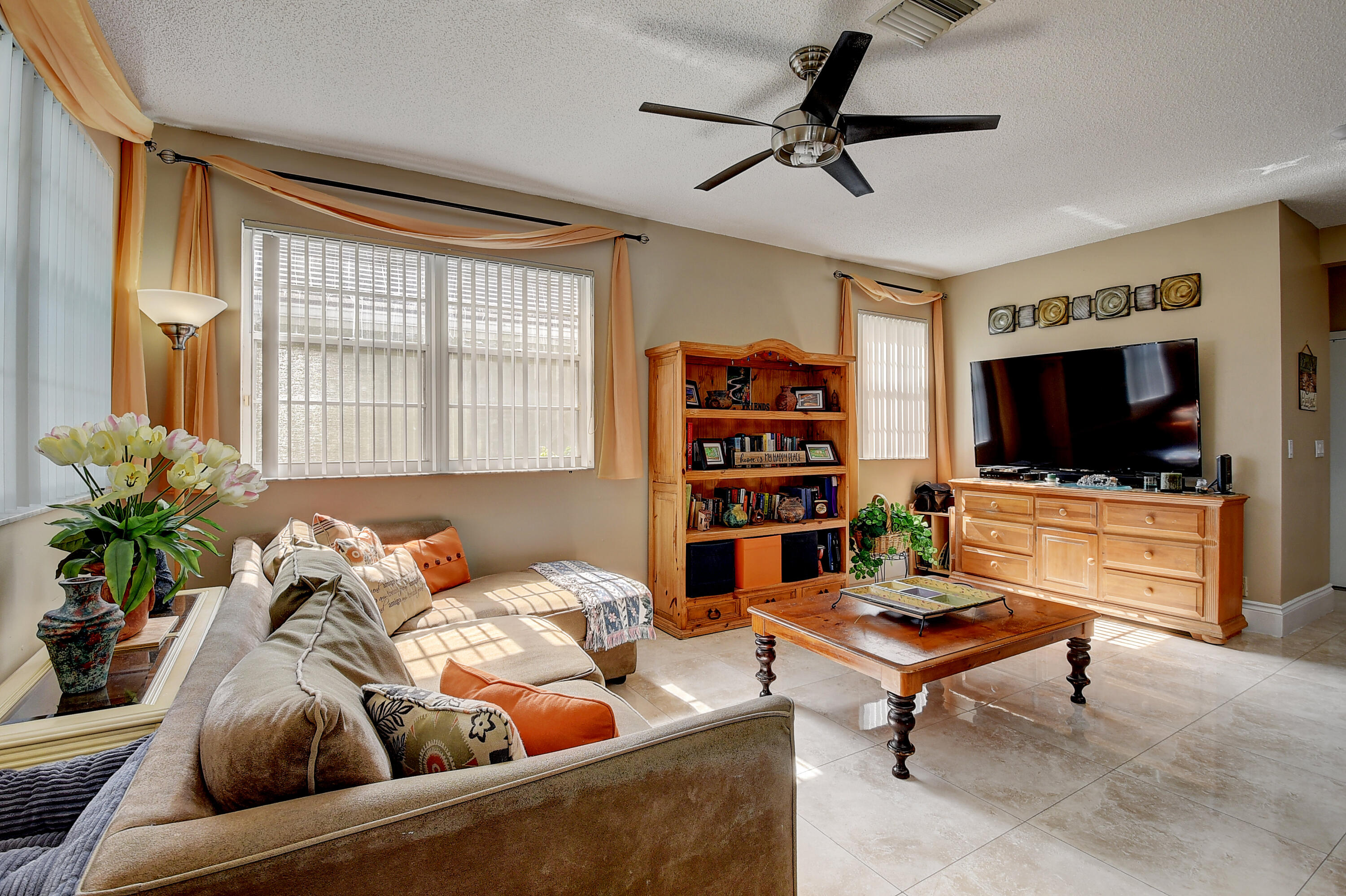10631 Palm Spring Drive Boca Raton, FL 33428 - Photo 13 of 44 Family room
