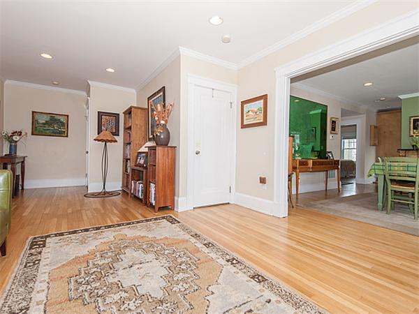 129 Hillside Road, Unit 2 Watertown, MA 02472 - Photo 6 of 28 Gallery Image 6