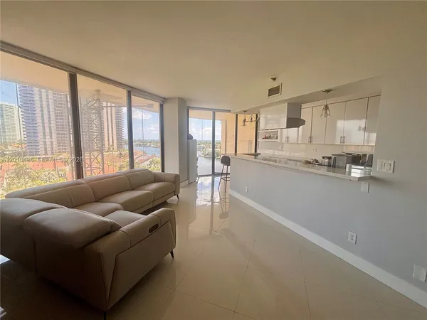 $3,500 | 19355 Turnberry Way, Unit 7B, Aventura, FL 33180