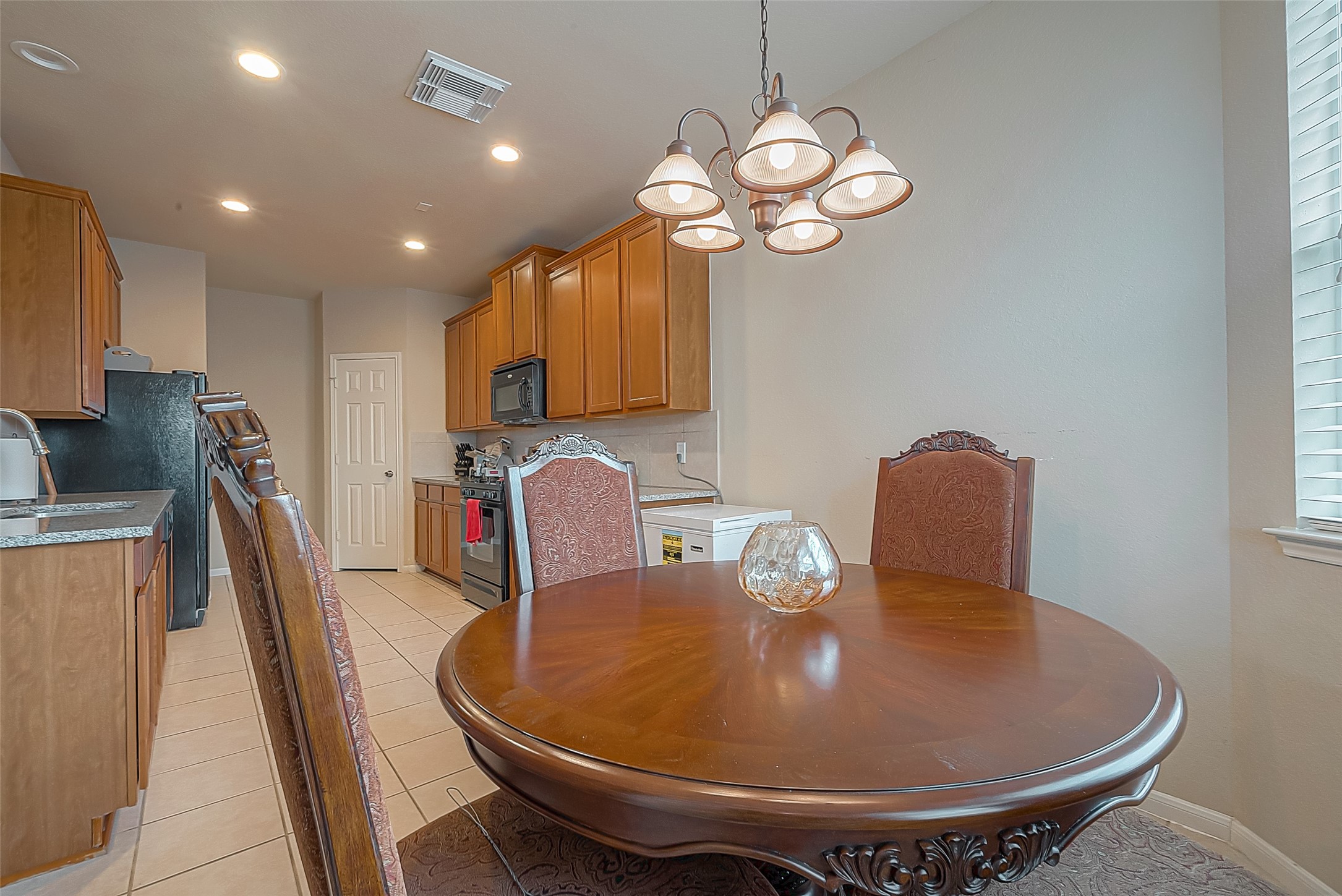9906 Bronze Mill Lane Rosharon, TX 77583 - Photo 5 of 27
