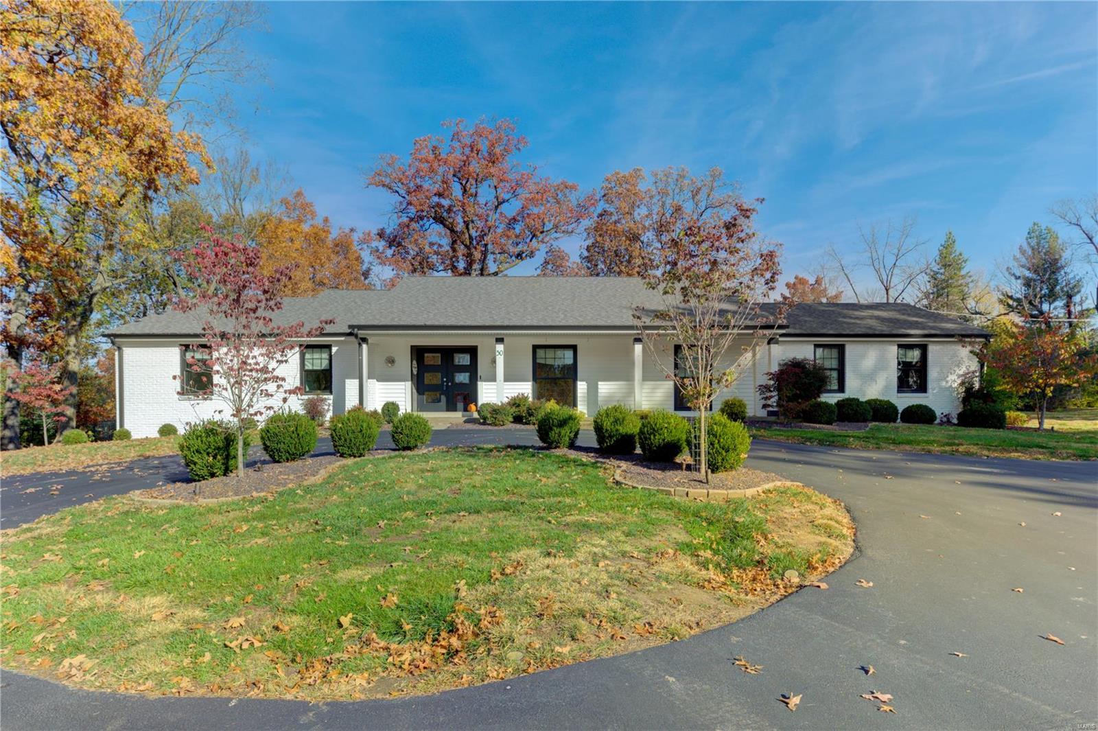 30 Williamsburg Road St. Louis, MO 63141 - Photo 1 of 38 Gallery Image 1