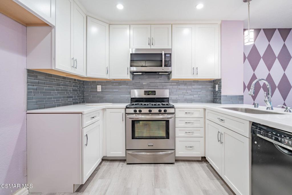 1043 Waltham Road, Unit E Simi Valley, CA 93065 - Photo 48 of 63 Gallery Image 48