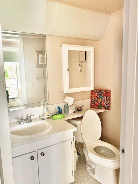 81 Preston F Boca Raton, FL 33434 - Photo 12 of 41 1/2 Bathroom