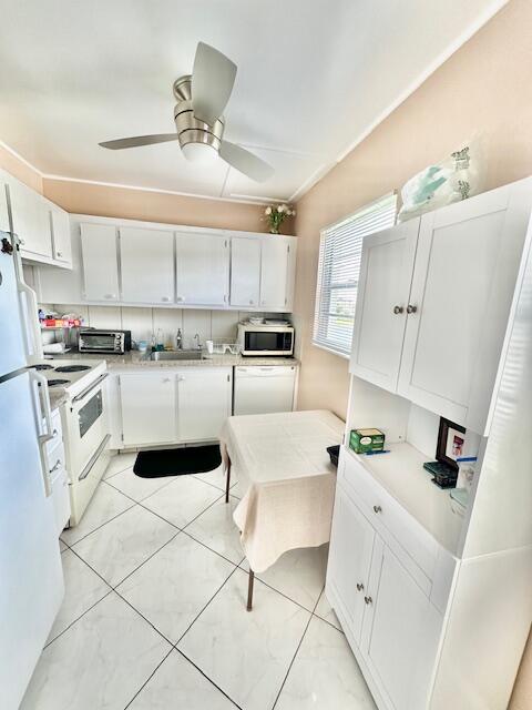 81 Preston F Boca Raton, FL 33434 - Photo 3 of 41 Kitchen