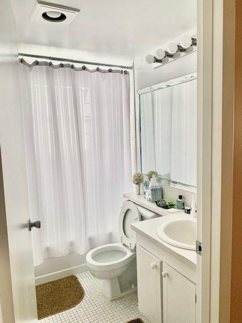 81 Preston F Boca Raton, FL 33434 - Photo 9 of 41 Bathroom