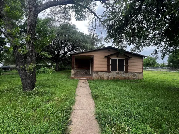 $175,000 | 319 Ridgecrest Court, Azle, TX 76020