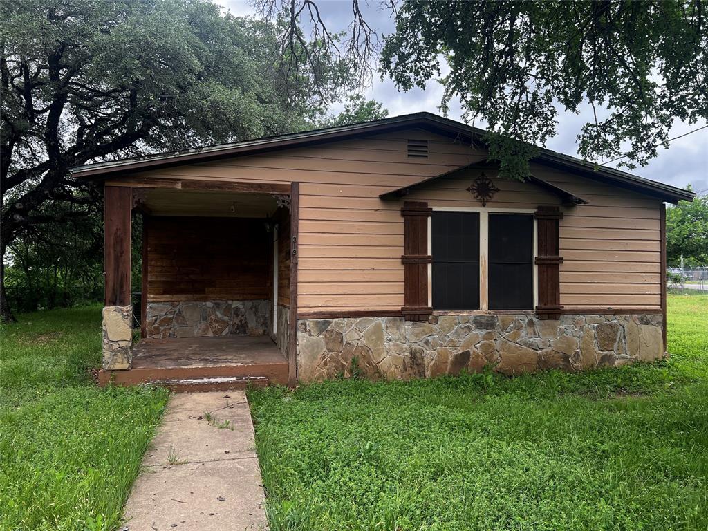 319 Ridgecrest Court Azle, TX 76020 - Photo 2 of 11