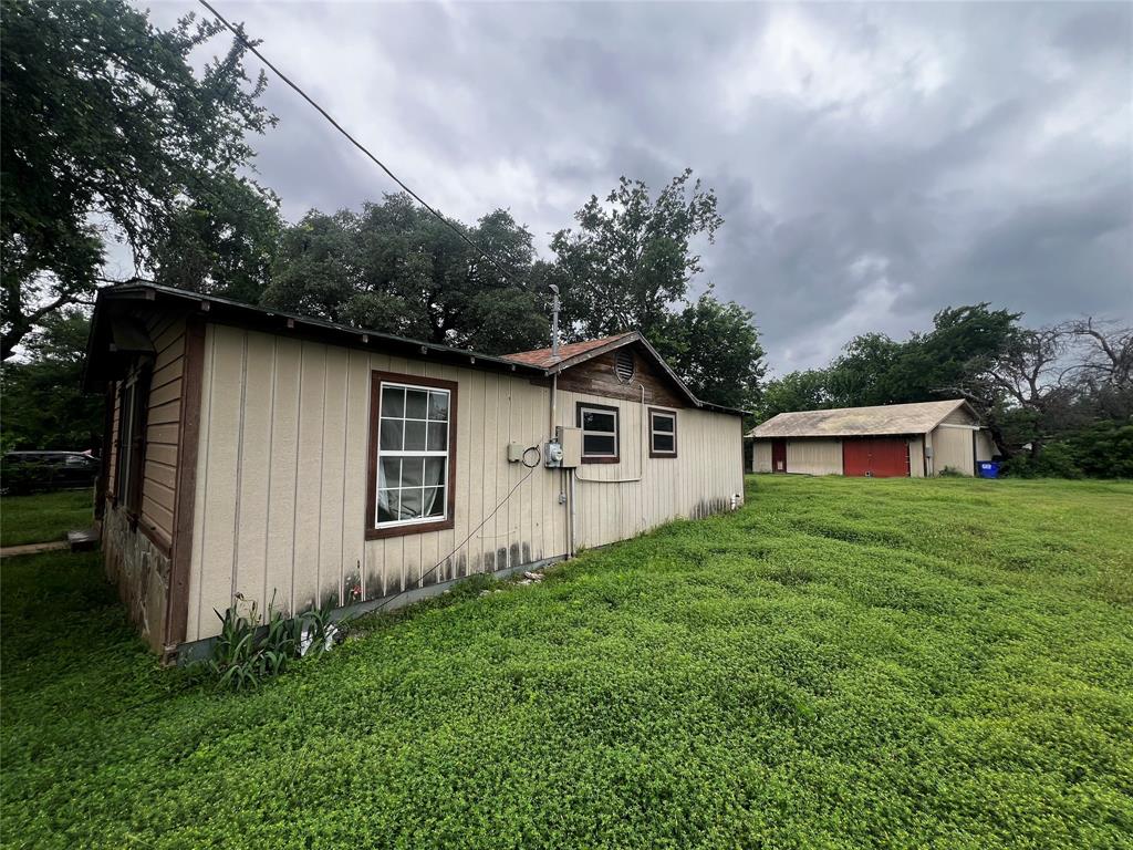 319 Ridgecrest Court Azle, TX 76020 - Photo 3 of 11