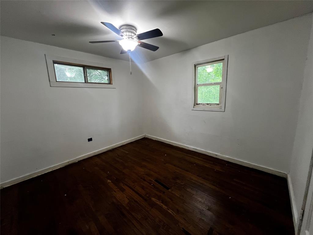 319 Ridgecrest Court Azle, TX 76020 - Photo 8 of 11