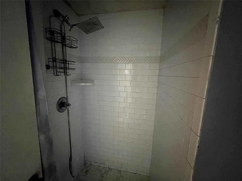 319 Ridgecrest Court Azle, TX 76020 - Photo 9 of 11